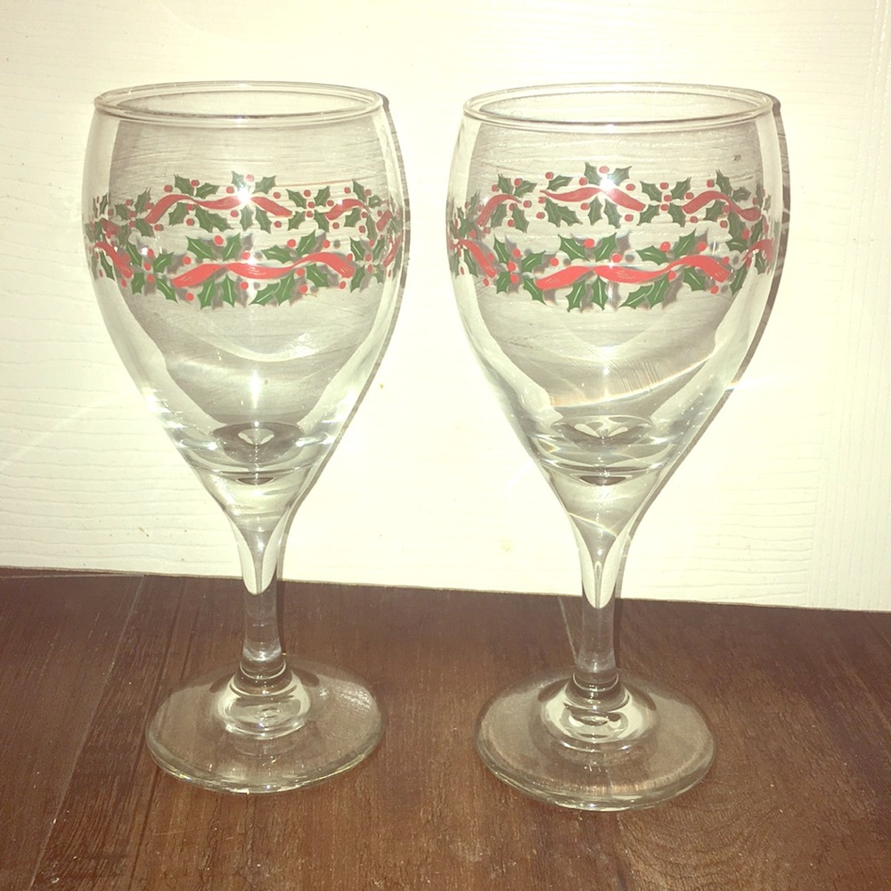 Set of 2 Arby’s Christmas Wine Glasses